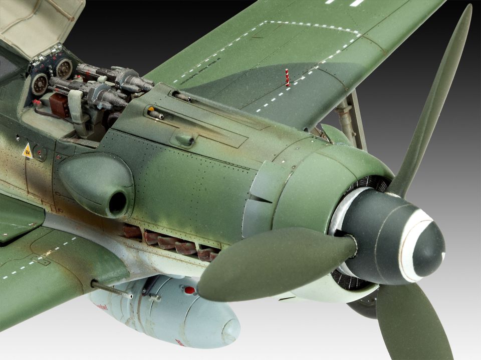 03930 Немецкий истребитель Focke Wulf Fw 190 D-9 Revell
