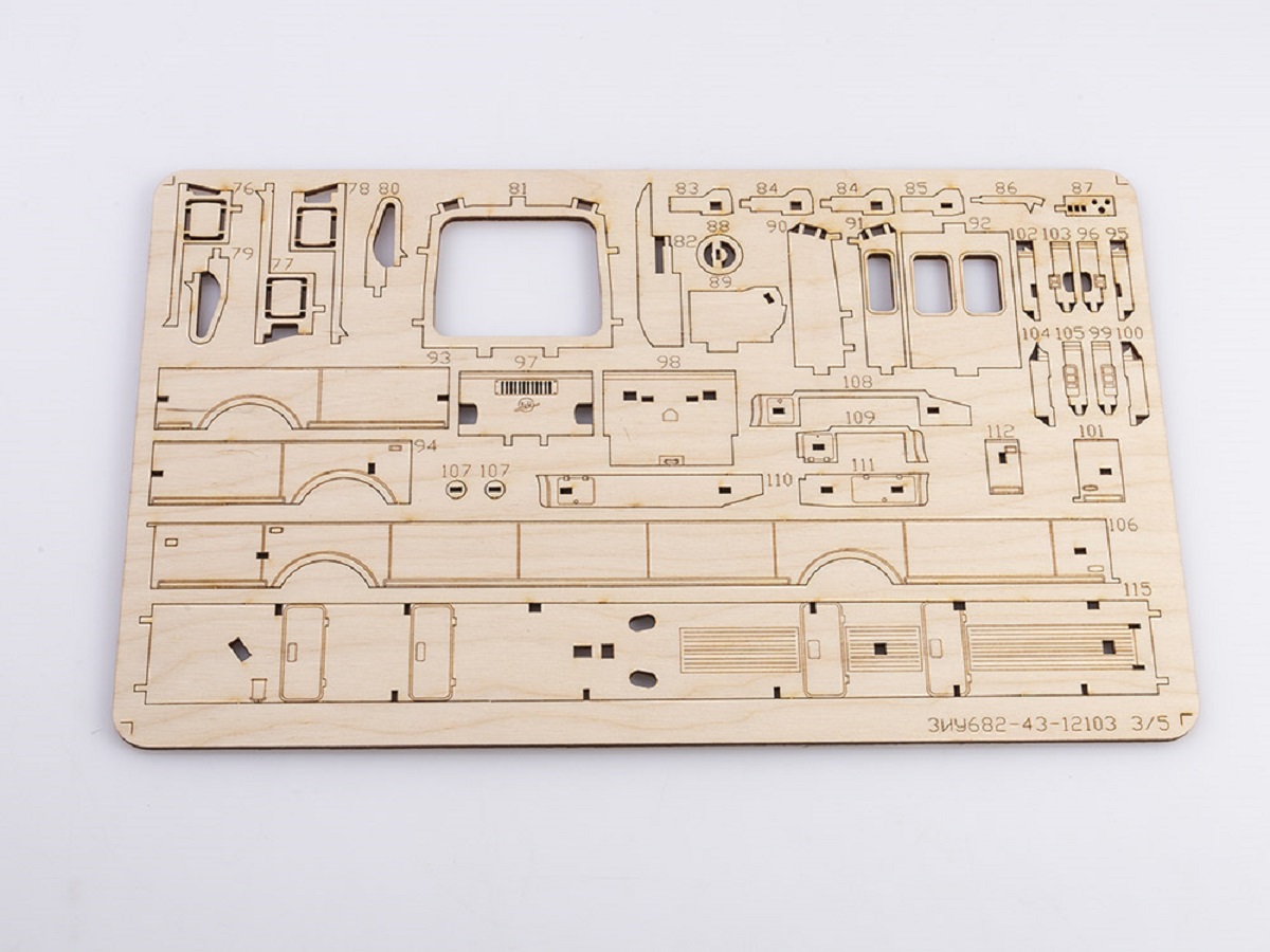 12103BAUMI Сборная модель ЗИУ - 682 троллейбус Baumi