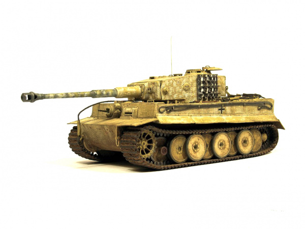 35194Т Тяжелый танк Tiger I Ausf.E mid production 1943г. c 1 фигурой командира Tamiya