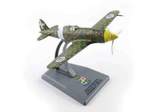 48209ИТ Самолет MACCHI MC.202 Folgore 4°St. 9°Gr. 1:100 Die Cast Italeri