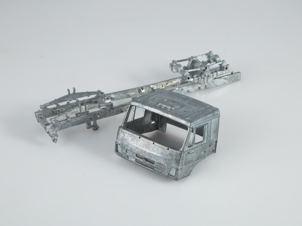 1457AVD Сборная модель КАМАЗ-65225 (рестайлинг) седельный тягач AVD Models