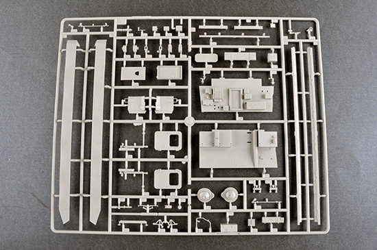 09521P Пуско-заряжающая установка 9А85 ЗРС С-300В Trumpeter