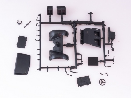 7059AVD Сборная модель МАЗ-200В с полуприцепом МАЗ-5232В AVD Models