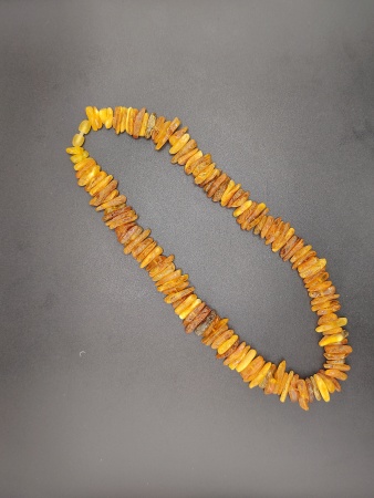 AAM0045 Бусы из необработанного янтаря 