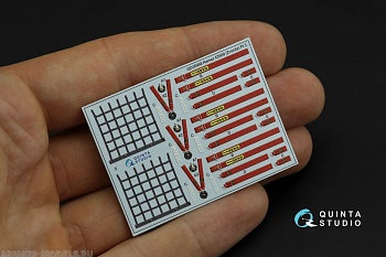 QDS2-35068 3D декаль. Три комплекта ремней и страховочные сетки на окна